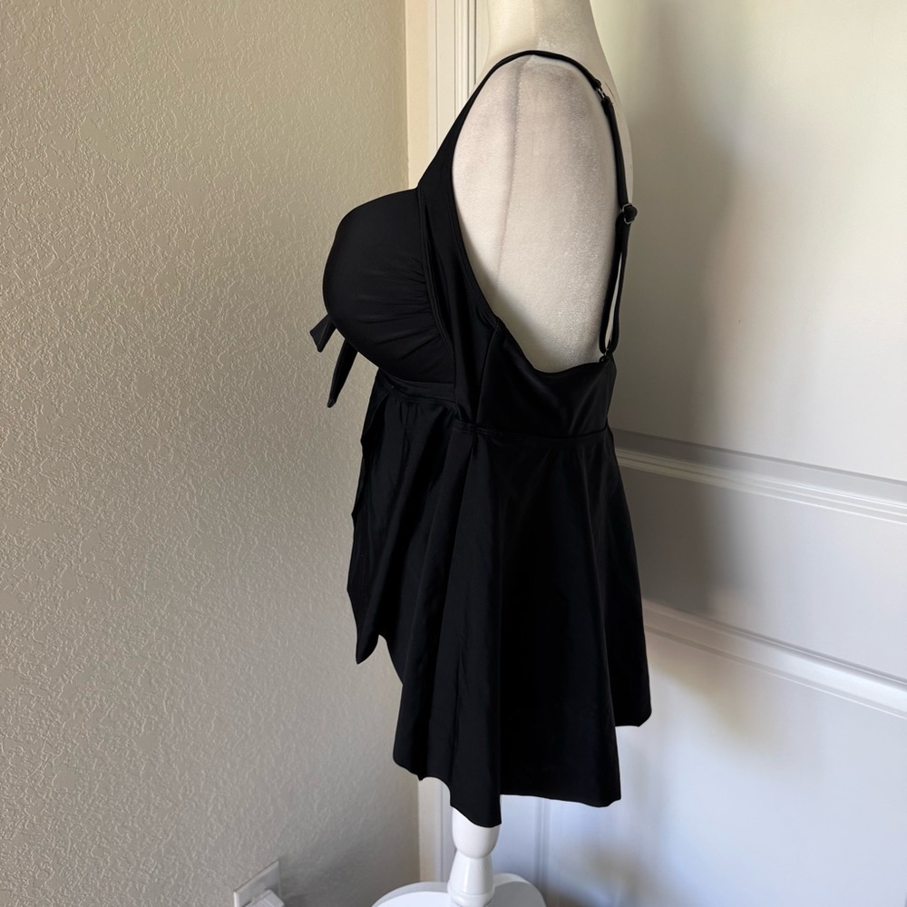 Torrid Wireless Babydoll Tie Front Tankini Top - Picture 10 of 11